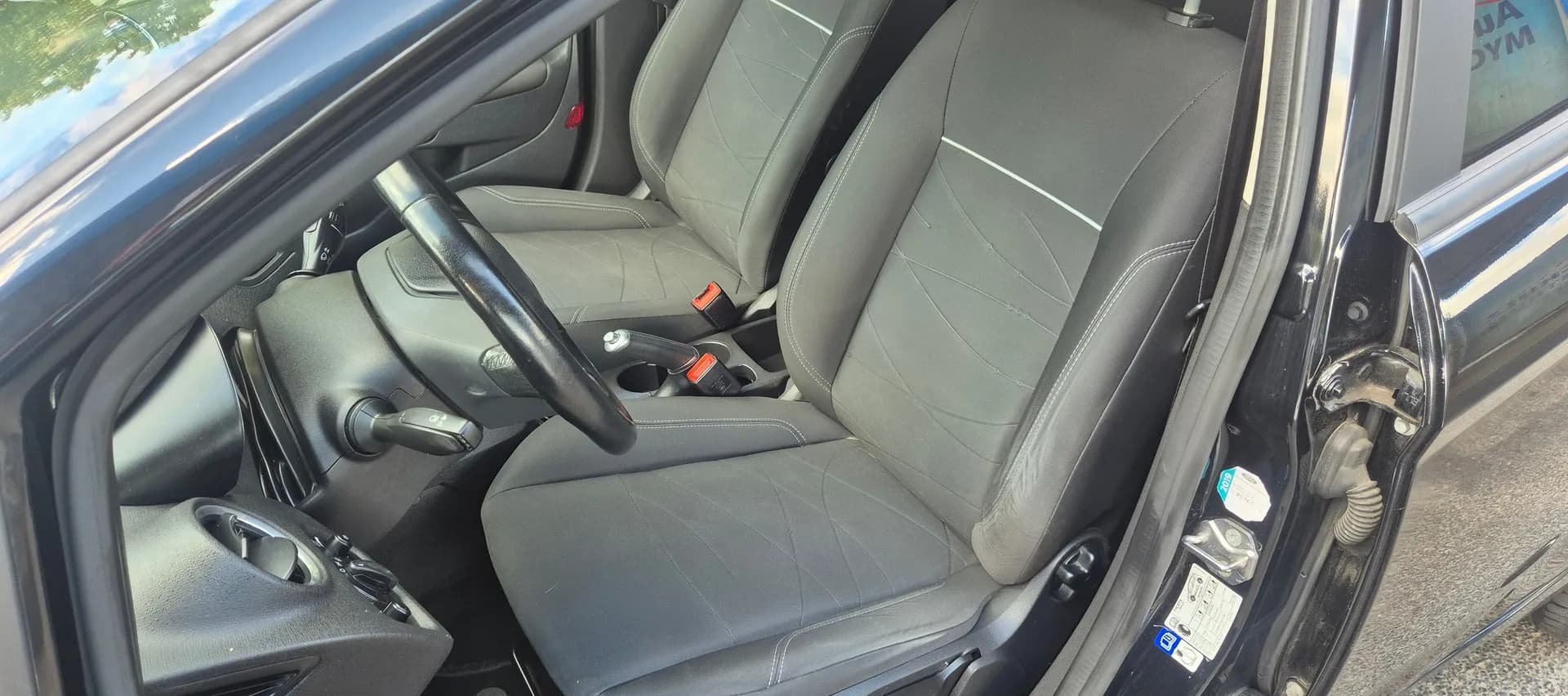 Ford Fiesta, černá metalíza – fotografie 11