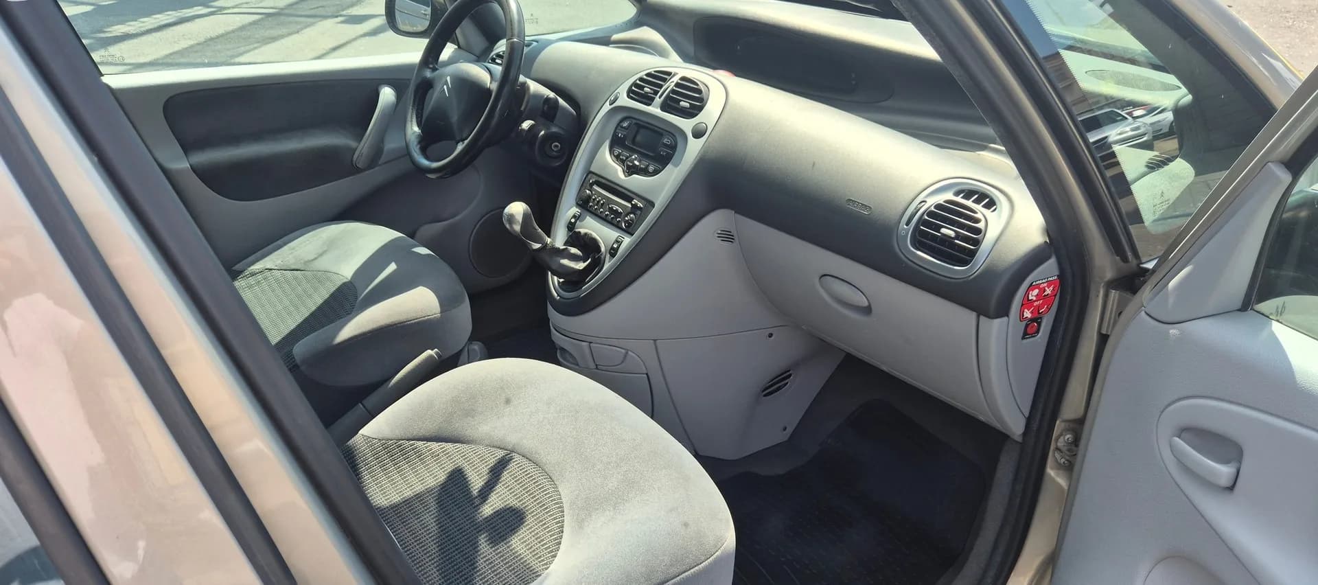 Citroën Xsara Picasso, hnědá metalíza – fotografie 9