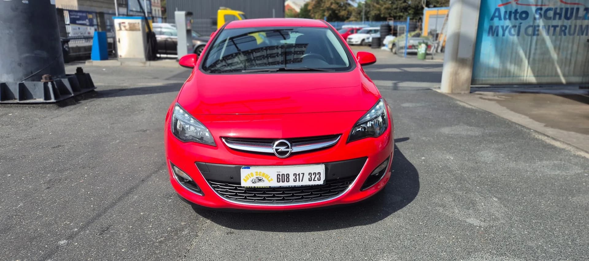 Opel Astra, červená – fotografie 2