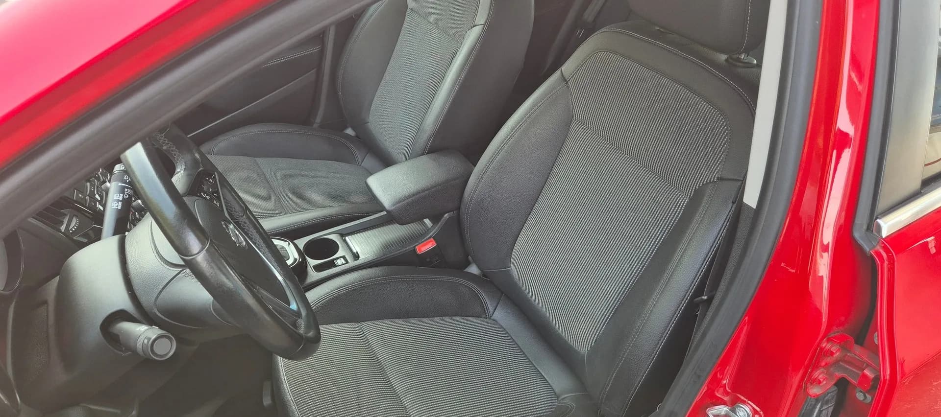 Opel Astra, červená – fotografie 12