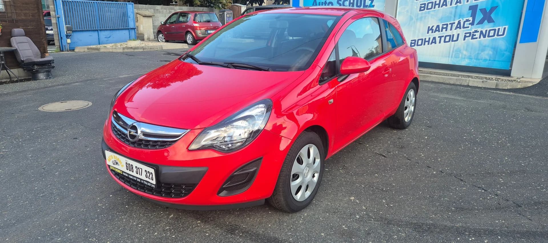 Opel Corsa, červená