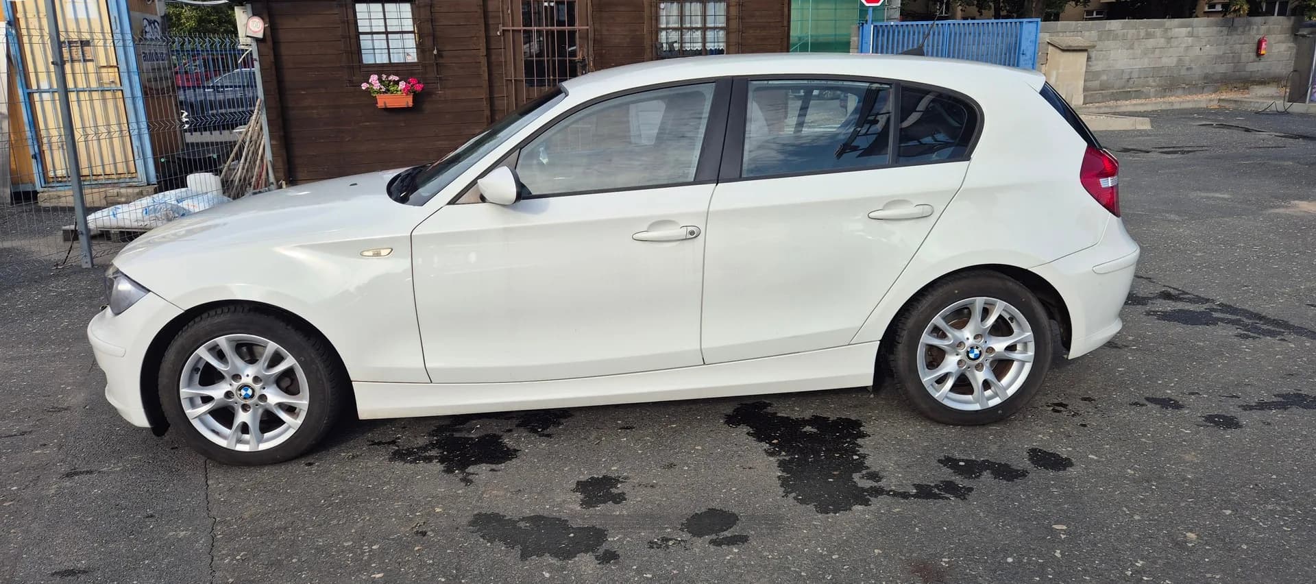 BMW Řada 1, bílá – fotografie 4