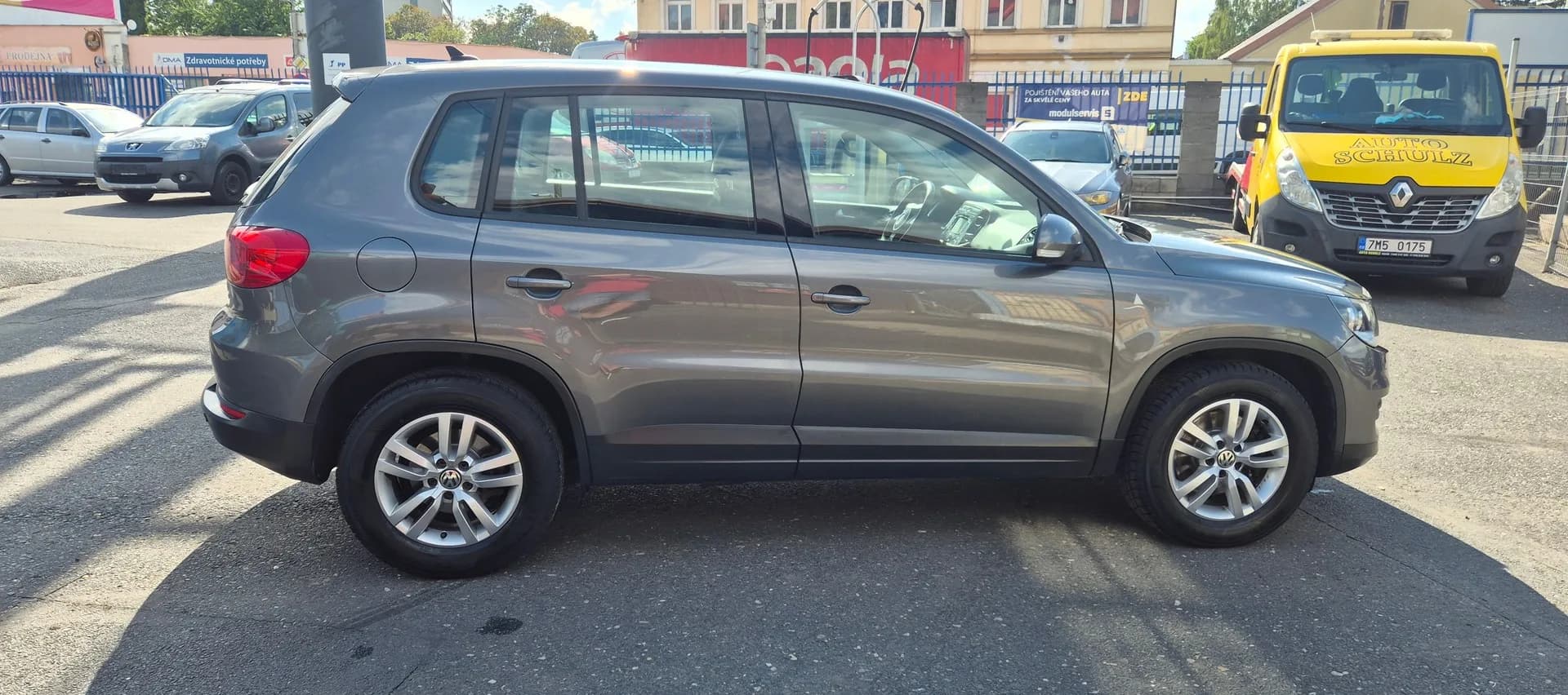 Volkswagen Tiguan, šedá metalíza – fotografie 8