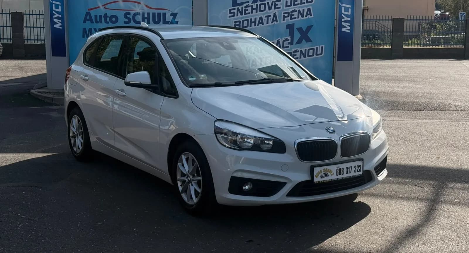 BMW Řada 2, bílá pastelová