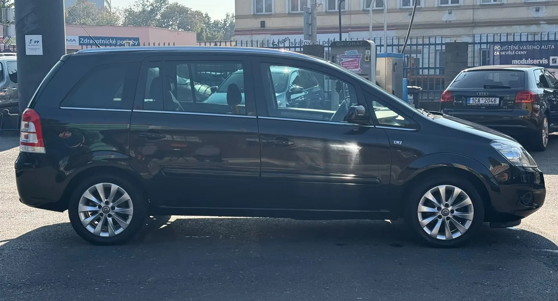 Opel Zafira, černá metalíza – fotografie 7