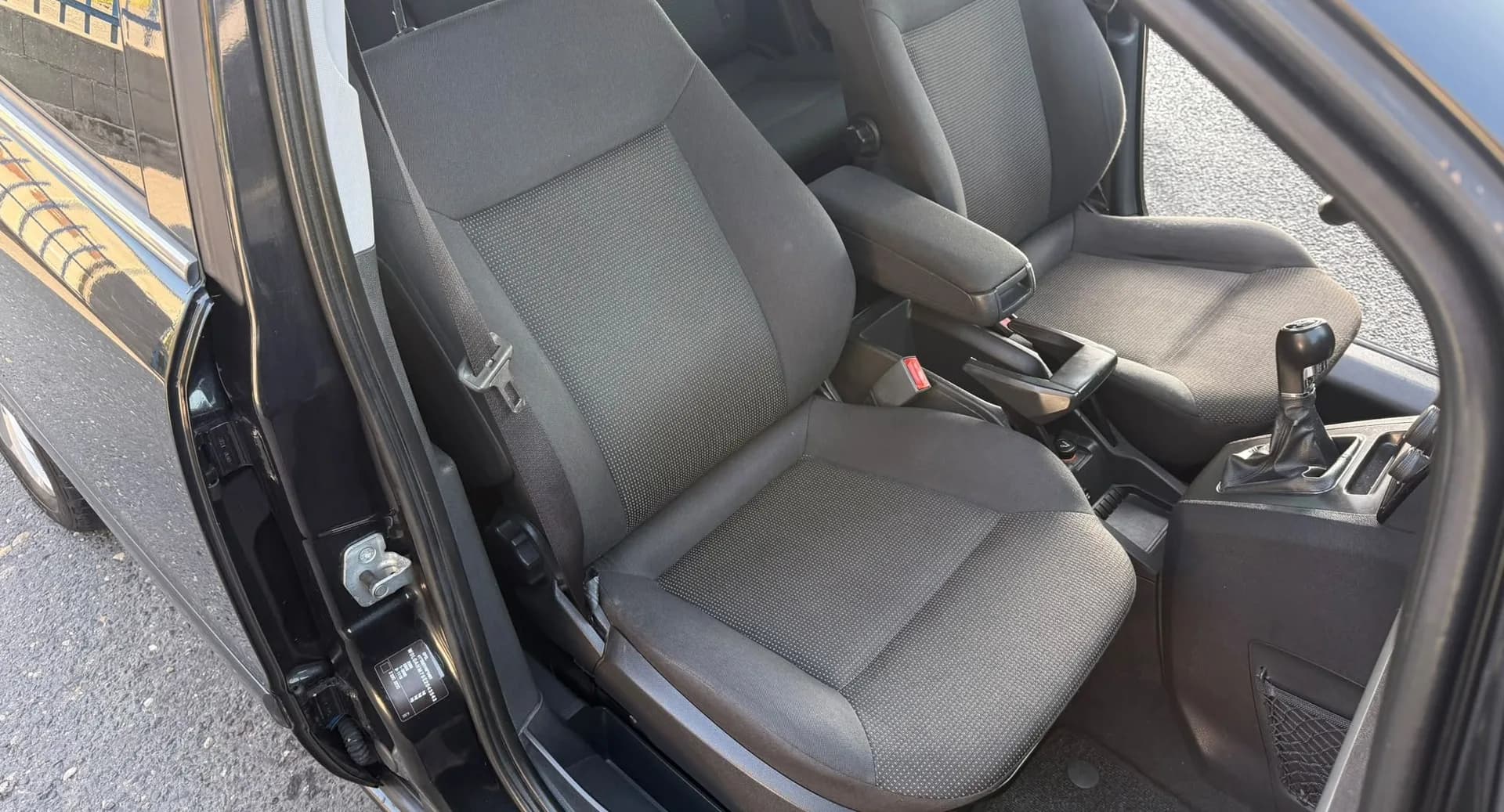 Opel Zafira, černá metalíza – fotografie 10